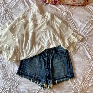 Oversized white FP tee 🤍